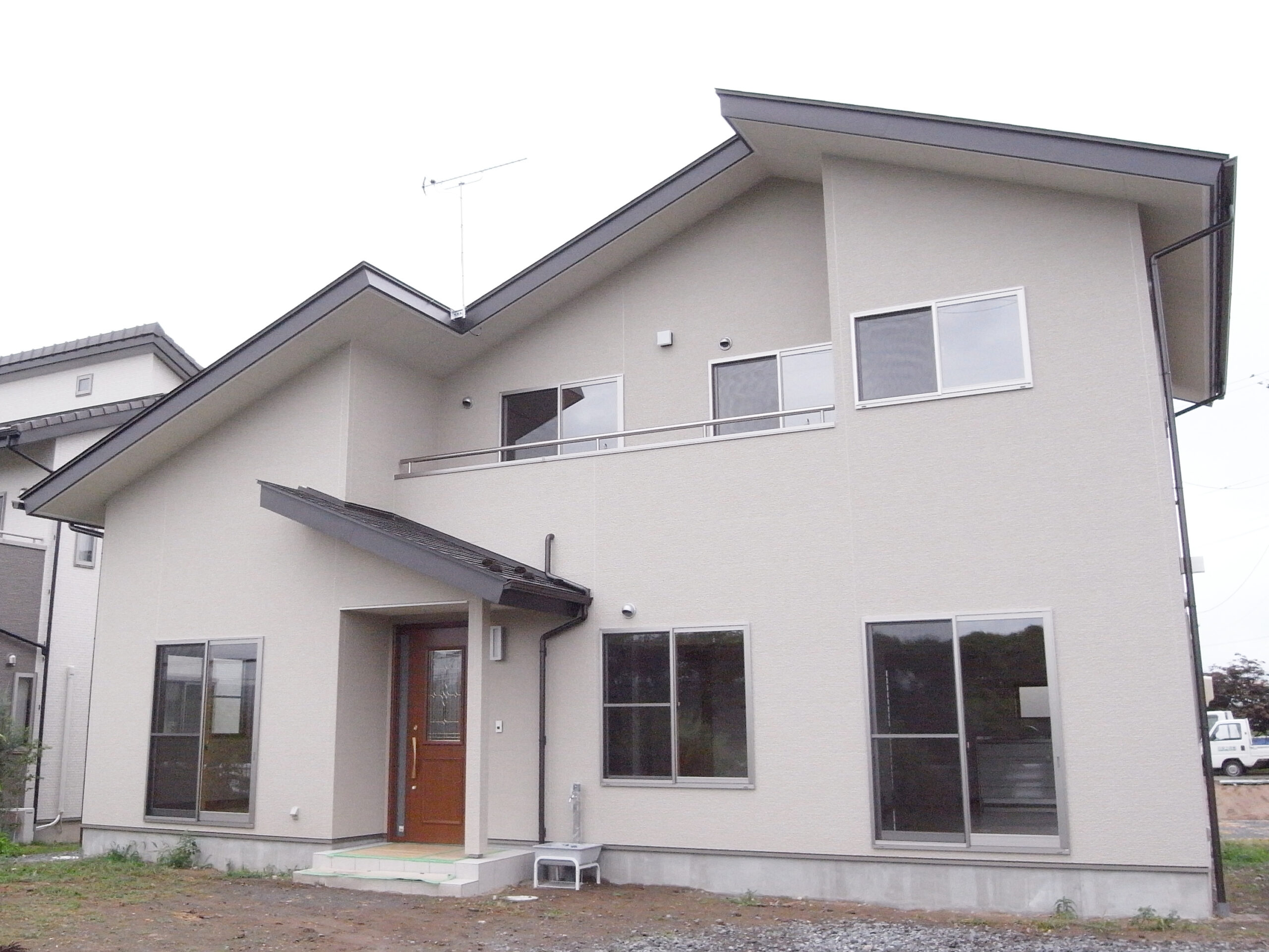 佐久市の注文住宅｜在来工法で建てるドライスペースのある2階建て住宅